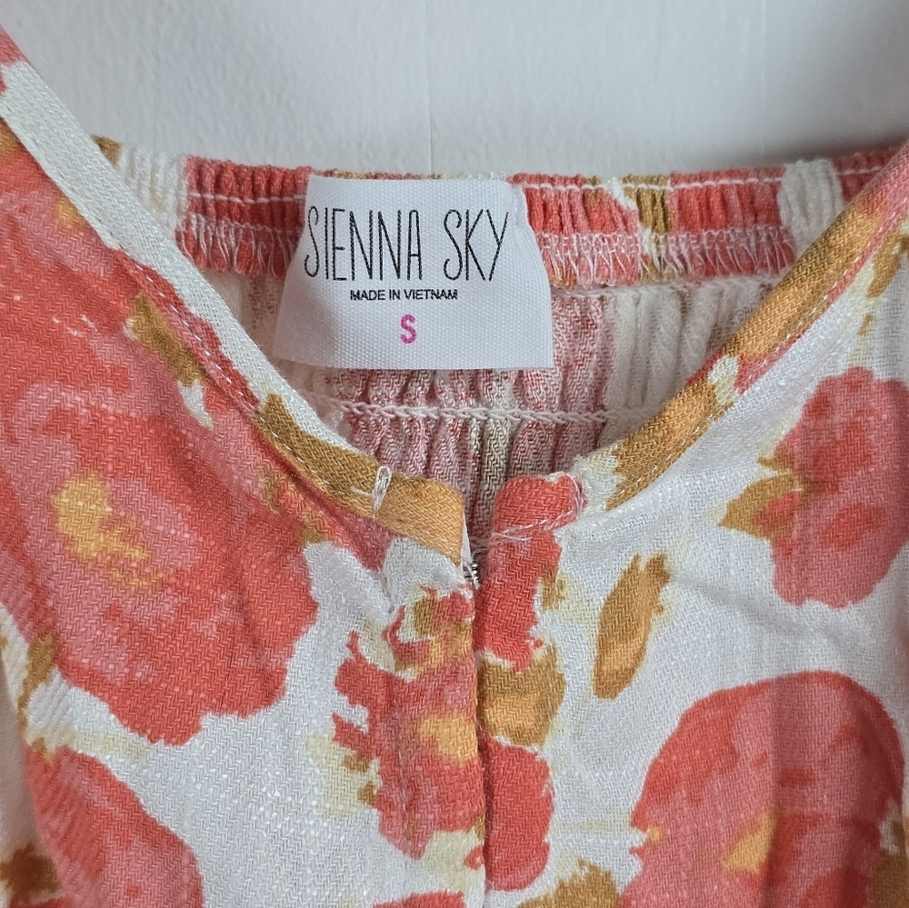 NWT Siena Sky Cropped Floral Cottagecore Milkmaid Smocked Top Size Small - Picture 3 of 8